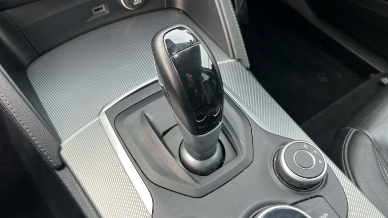 Alfa Romeo Stelvio 2.2 D 210 Speciale 5dr Auto Diesel Estate